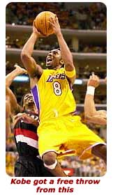 kobe's uncalled offensive foul